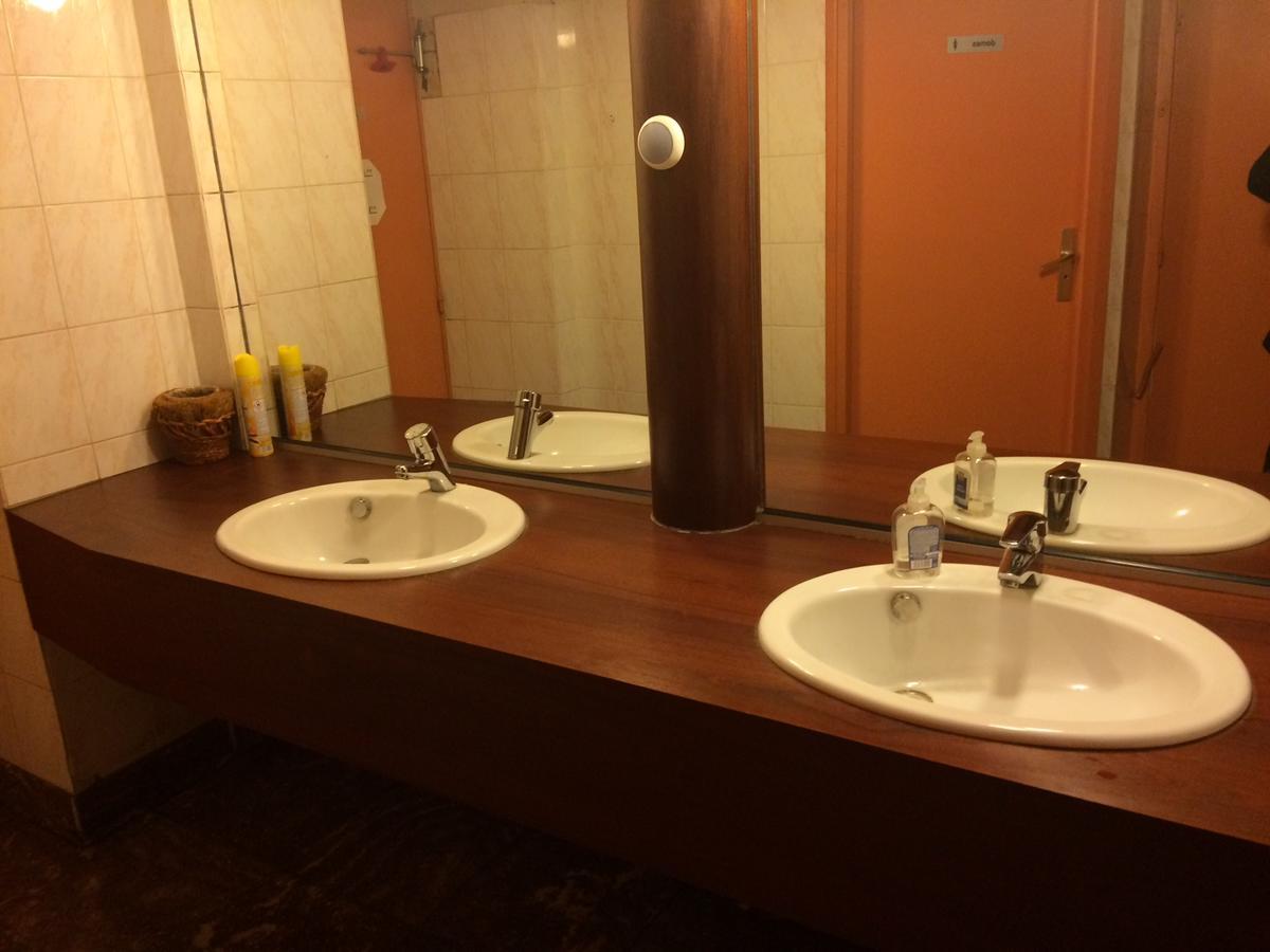 Le Cesar Hotel Royat Esterno foto